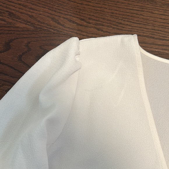 Brand New H&M V-Neck Blouse - Picture 3 of 4